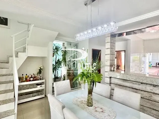Casa com 366m² 4 quartos e 4 banheiros, à venda, no bairro Piratininga em Niterói
