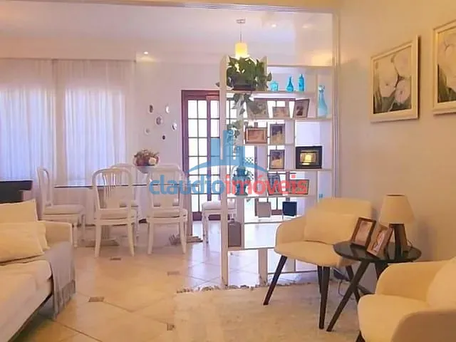 Casa 3 quartos e 3 banheiros, à venda, no bairro Ano Bom em Barra Mansa