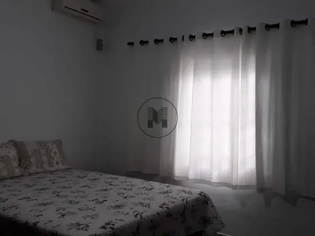 Casa à venda, no bairro Vila Comendador Rodrigues Alves em Guaratinguetá