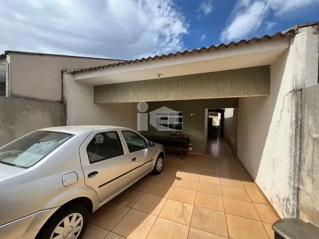 Casa com 125m² 2 quartos e 1 banheiro, à venda, no bairro Jardim Pioneiros em Rolândia
