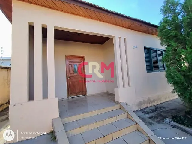Casa com 392m² 3 quartos e 1 banheiro, para alugar, no bairro Centro em Taquaritinga