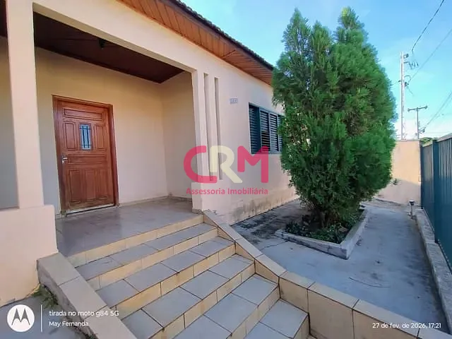 Casa com 392m² 3 quartos e 1 banheiro, para alugar, no bairro Centro em Taquaritinga