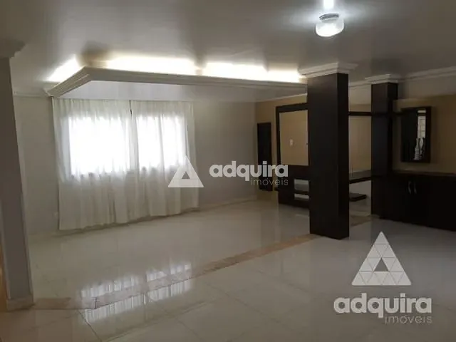Sobrado 2 quartos e 2 banheiros, à venda, no bairro Oficinas em Ponta Grossa