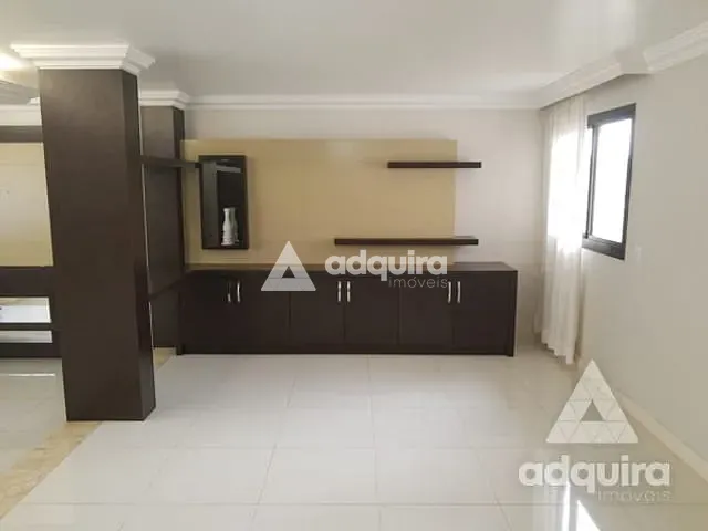 Sobrado 2 quartos e 2 banheiros, à venda, no bairro Oficinas em Ponta Grossa