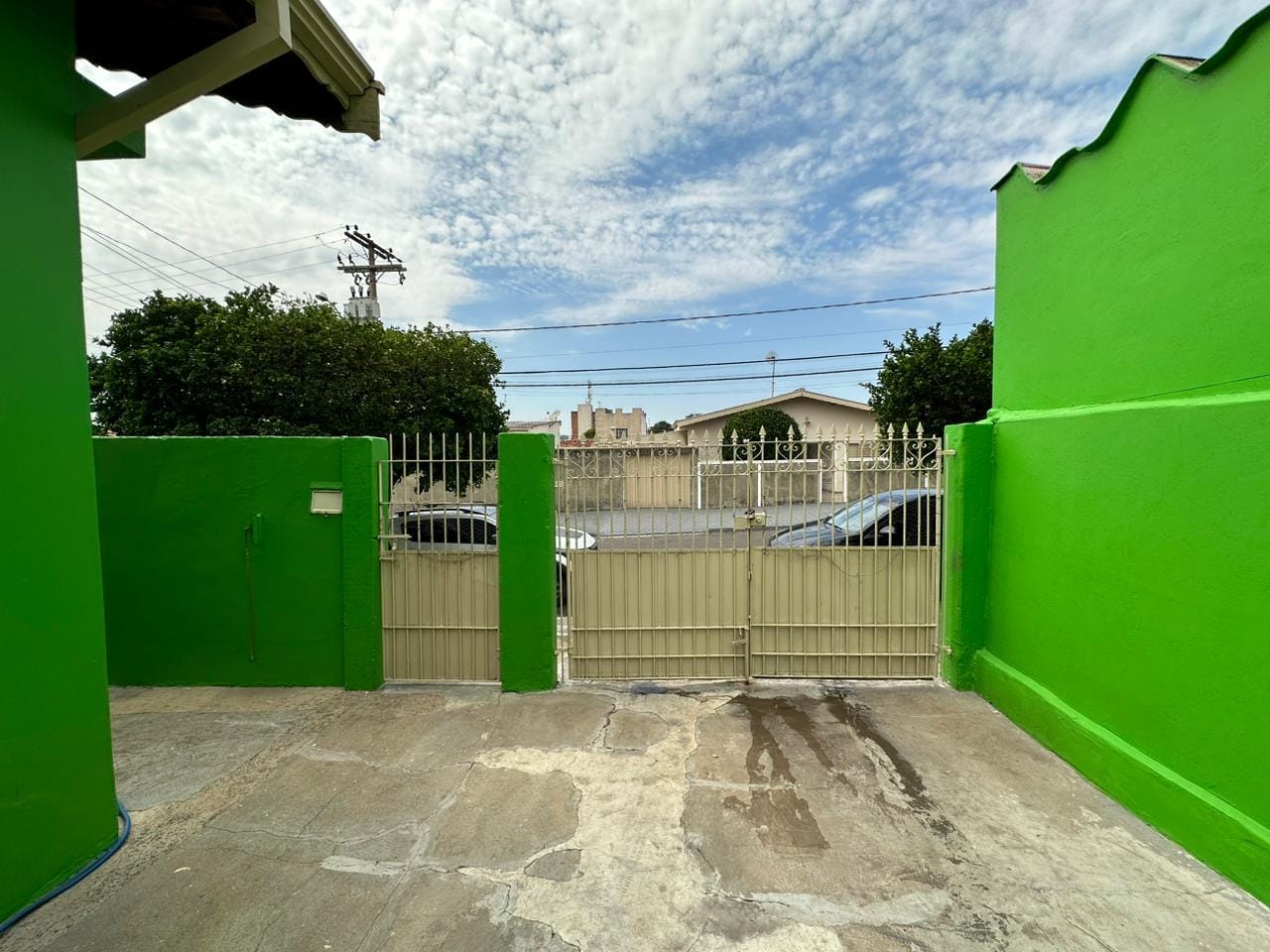 Casa à venda com 5 quartos, 300m² - Foto 2