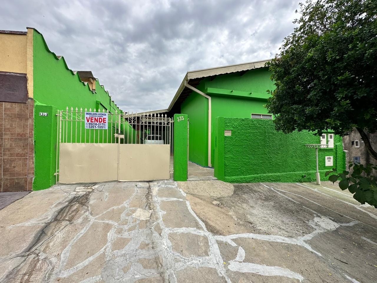 Casa à venda com 5 quartos, 300m² - Foto 1
