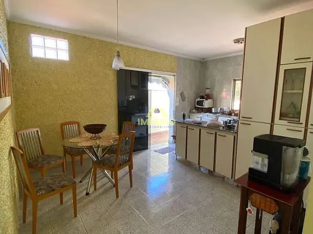 Casa com 160m² 3 quartos e 2 banheiros, à venda, no bairro Jardim Santa Lúcia em Salto