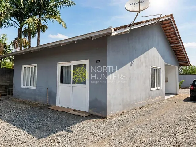 Casa com 450m² 2 quartos e 2 banheiros, à venda, no bairro Vila Nova em Joinville