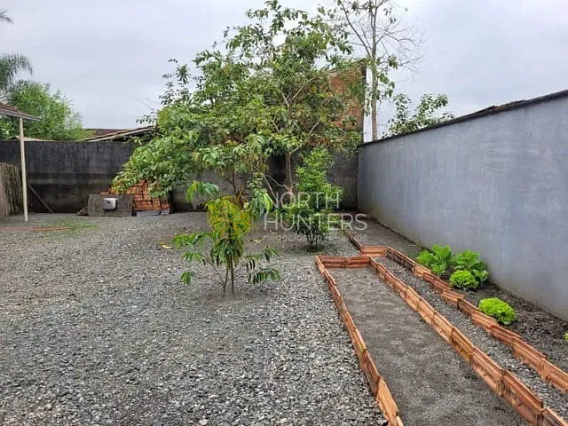 Casa com 450m² 2 quartos e 2 banheiros, à venda, no bairro Vila Nova em Joinville