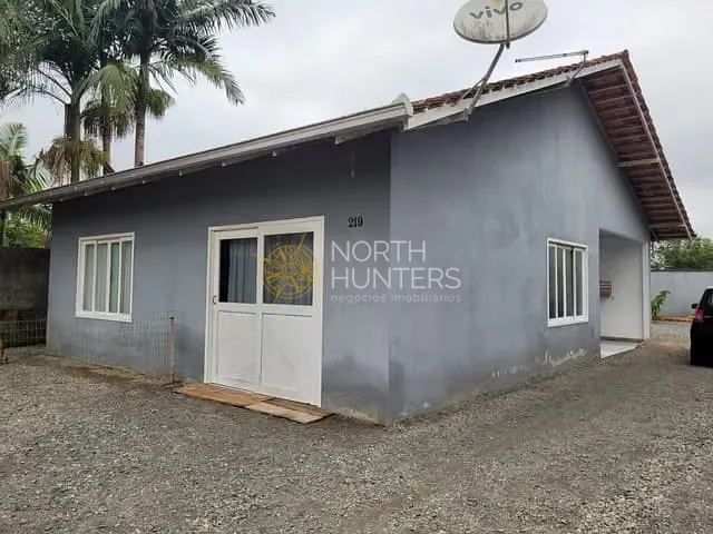 Casa com 450m² 2 quartos e 2 banheiros, à venda, no bairro Vila Nova em Joinville