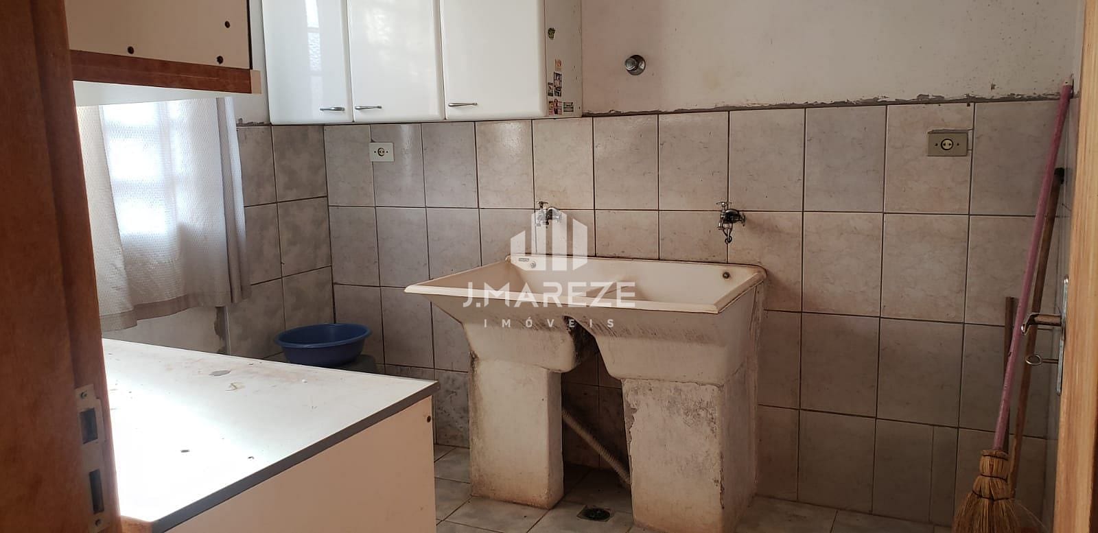 Casa à venda com 2 quartos, 100m² - Foto 2