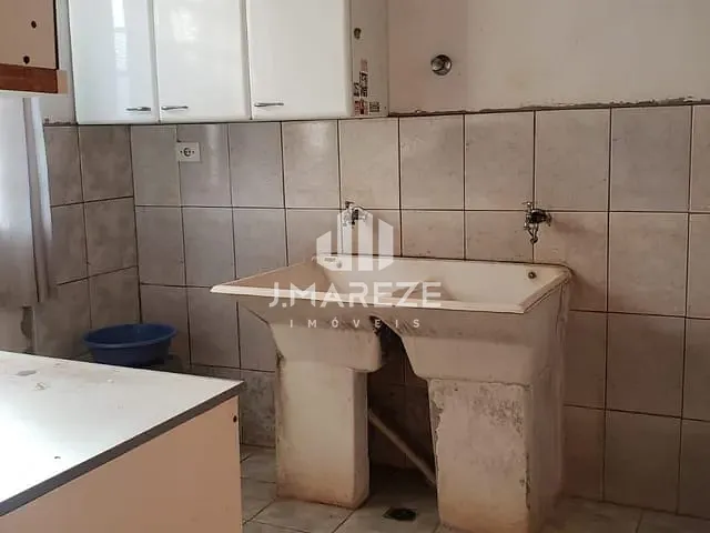 Casa com 396m² 2 quartos e 1 banheiro, à venda, no bairro Jardim São Pedro em Apucarana