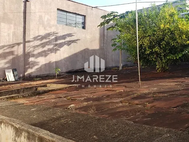 Casa com 396m² 2 quartos e 1 banheiro, à venda, no bairro Jardim São Pedro em Apucarana