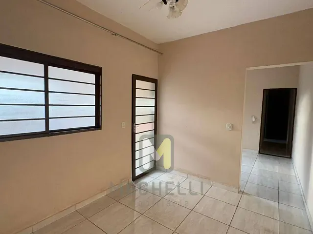 Casa com 300m² 2 quartos e 1 banheiro, para alugar, no bairro Dom Camilo em Serrana