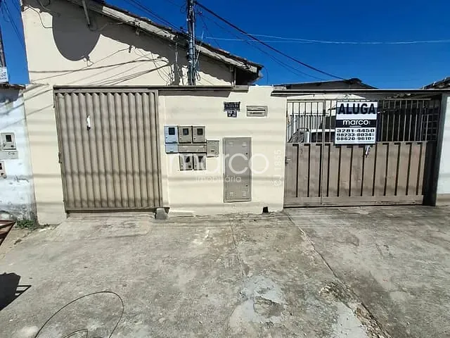 Casa 2 quartos e 1 banheiro, para alugar, no bairro Vila Santa Helena em Goiânia