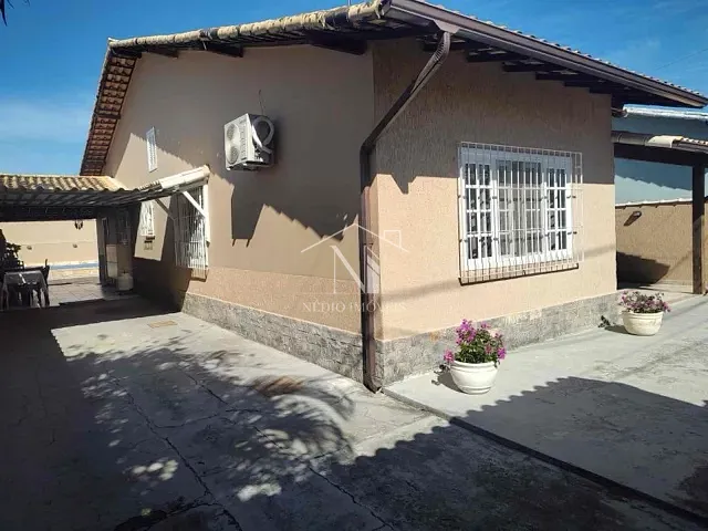 Casa com 300m² 3 quartos e 2 banheiros, à venda, no bairro Centro em Maricá