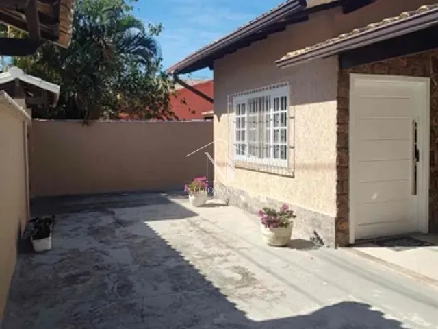 Casa com 300m² 3 quartos e 2 banheiros, à venda, no bairro Centro em Maricá