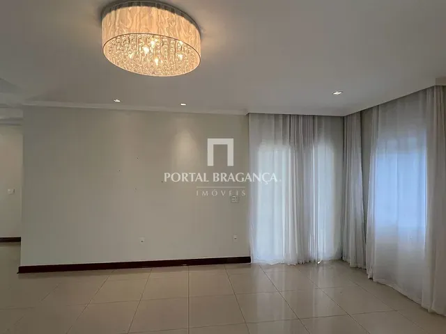 Casa com 550m² 4 quartos e 7 banheiros, à venda, no bairro Condomínio Residencial Fazenda Santa Helena em Bragança Paulista