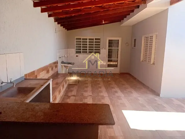 Casa com 300m² 3 quartos e 3 banheiros, à venda, no bairro Nossa Senhora das Dores em Guaxupé