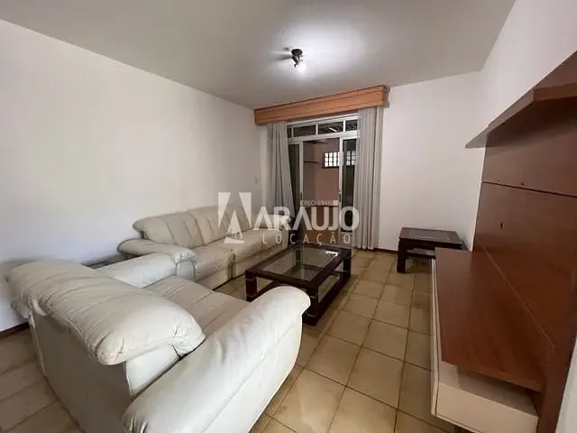 Casa 4 quartos e 4 banheiros, para alugar, no bairro Centro em Itajaí
