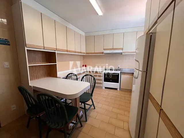 Casa 4 quartos e 4 banheiros, para alugar, no bairro Centro em Itajaí