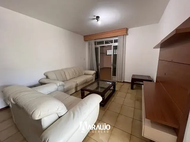 Casa 4 quartos e 4 banheiros, para alugar, no bairro Centro em Itajaí
