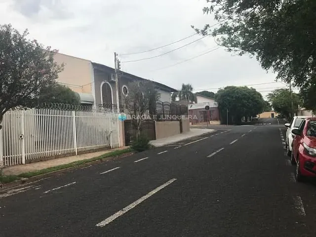 Casa com 281m², à venda ou para alugar, no bairro Santos Dumont em São José do Rio Preto
