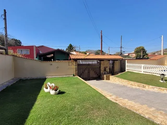 Casa com 580m² 2 quartos e 2 banheiros, à venda, no bairro Jardim Santo Afonso em Piracaia