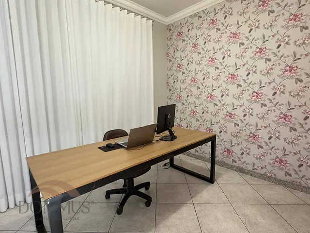 Casa com 575m² 4 quartos e 3 banheiros, à venda, no bairro Castelo em Ipatinga