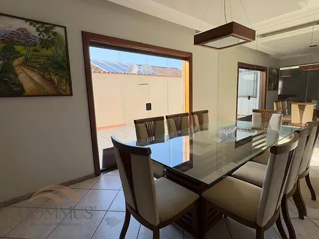 Casa com 575m² 4 quartos e 3 banheiros, à venda, no bairro Castelo em Ipatinga
