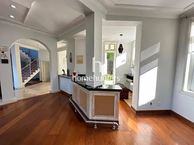 Casa com 1750m² 5 quartos e 7 banheiros, à venda, no bairro Gramado em Campinas
