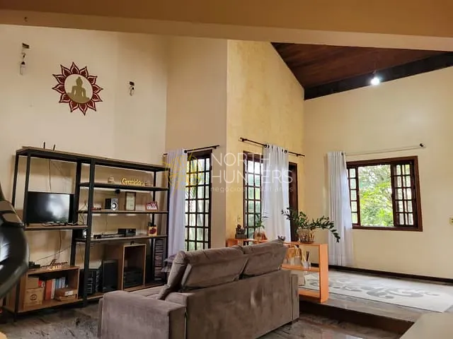 Casa com 504m² 3 quartos e 3 banheiros, à venda, no bairro Santo Antônio em Joinville