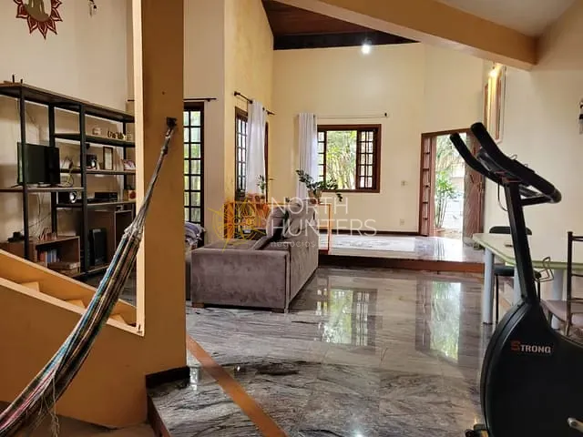 Casa com 504m² 3 quartos e 3 banheiros, à venda, no bairro Santo Antônio em Joinville