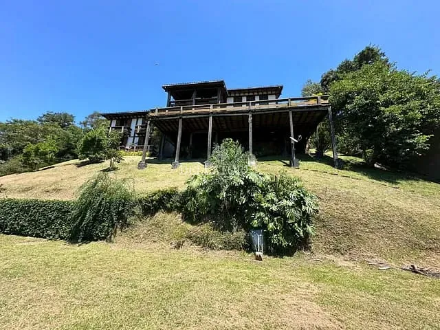 Casa com 3000m² 5 quartos e 4 banheiros, à venda, no bairro Golfe em Teresópolis