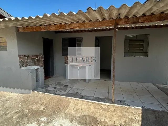 Casa com 50m² 2 quartos e 1 banheiro, para alugar, no bairro Vila Bertini em Americana