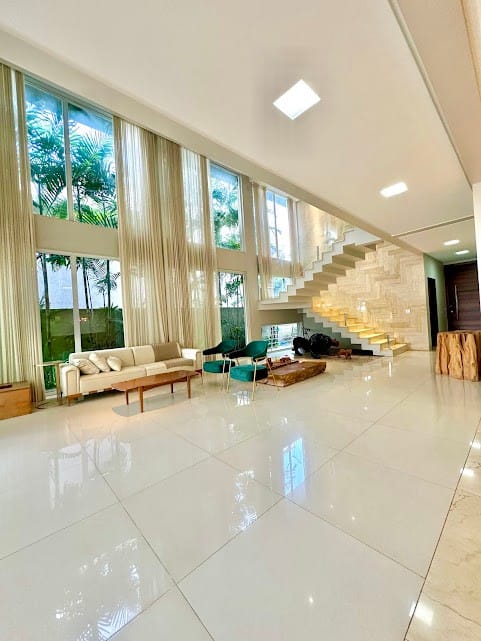 Sobrado à venda com 5 suites, 360m2 no  Jardins Verona, Goiânia, GO