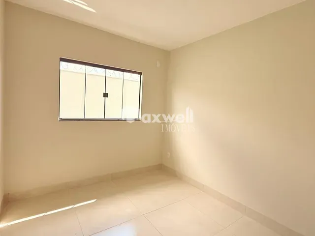 Casa com 187m² 3 quartos e 3 banheiros, à venda, no bairro Independência - 3º Complemento em Aparecida de Goiânia
