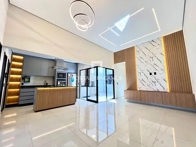 Casa com 140m² 3 quartos e 2 banheiros, à venda, no bairro Villa Verde em Bragança Paulista