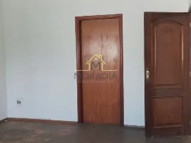 Casa 2 quartos e 1 banheiro, para alugar, no bairro Centro em Guaxupé