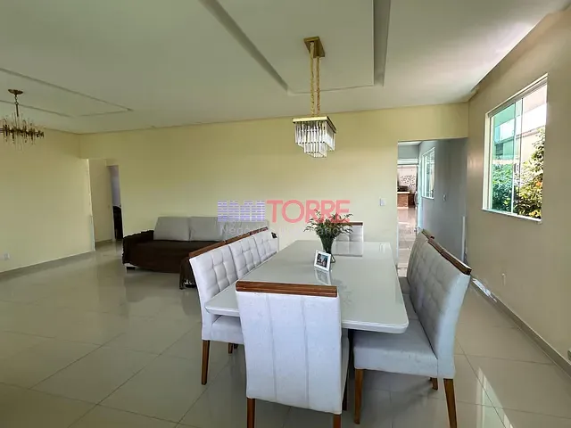Casa 4 quartos e 3 banheiros, à venda, no bairro Olivença em Ilhéus
