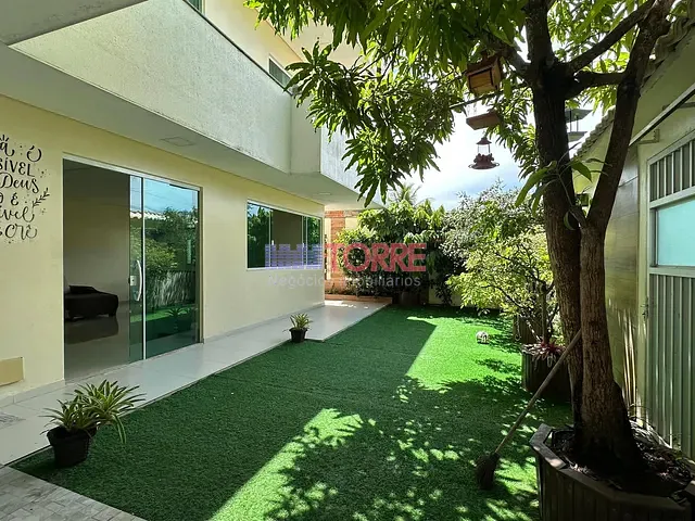 Casa 4 quartos e 3 banheiros, à venda, no bairro Olivença em Ilhéus