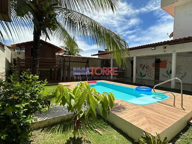 Casa 4 quartos e 3 banheiros, à venda, no bairro Olivença em Ilhéus