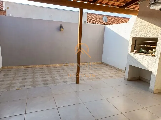 Casa 2 quartos e 2 banheiros, à venda, no bairro Areal em Pelotas