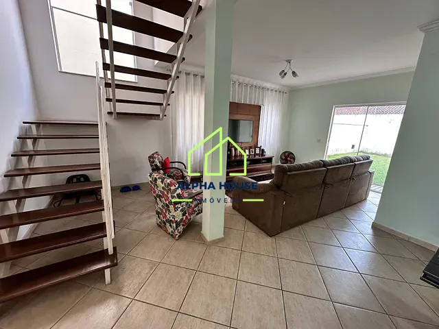 Casa com 300m² 3 quartos e 3 banheiros, à venda, no bairro Parque São Luís em Taubaté