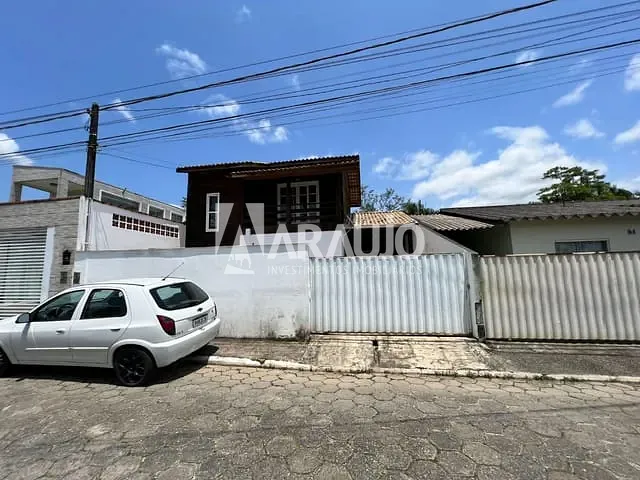 Casa com 87m² 3 quartos e 2 banheiros, à venda, no bairro Espinheiros em Itajaí