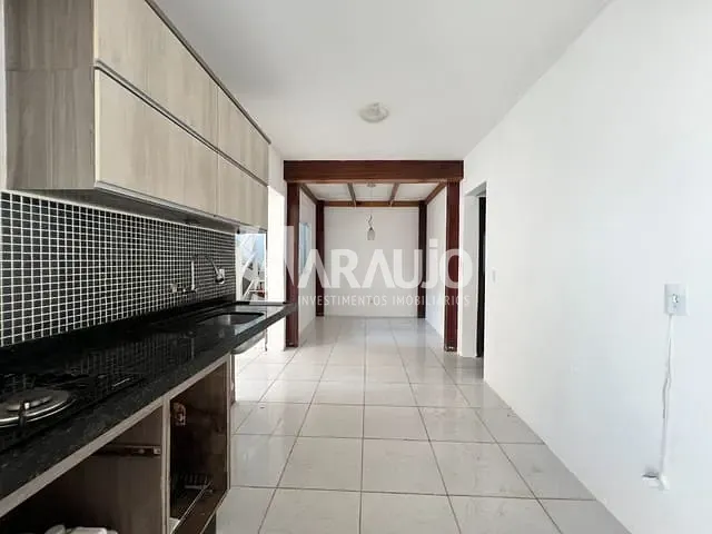 Casa com 87m² 3 quartos e 2 banheiros, à venda, no bairro Espinheiros em Itajaí