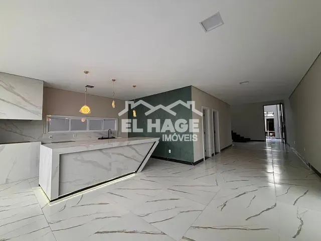 Casa com 300m² 4 quartos e 6 banheiros, à venda, no bairro Jardim Imperial em Cuiabá