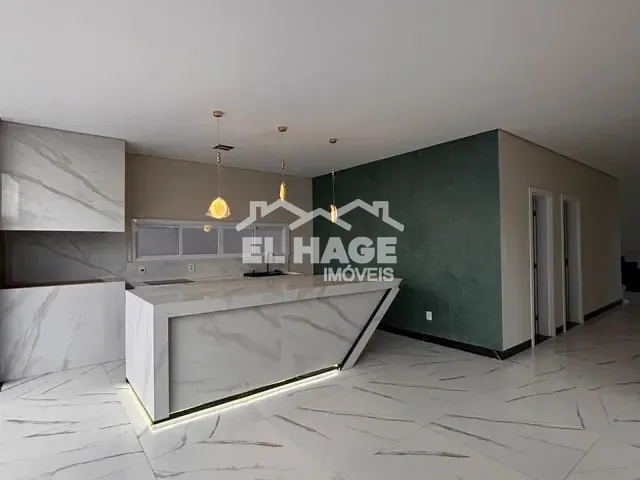 Casa com 300m² 4 quartos e 6 banheiros, à venda, no bairro Jardim Imperial em Cuiabá