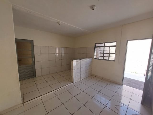 Casa com 162m² 2 quartos e 1 banheiro, à venda, no bairro Colinas Park II em Birigüi