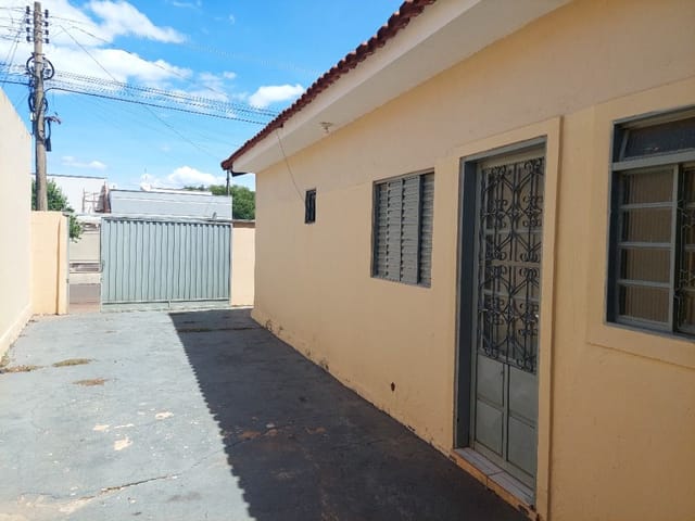 Casa com 162m² 2 quartos e 1 banheiro, à venda, no bairro Colinas Park II em Birigüi